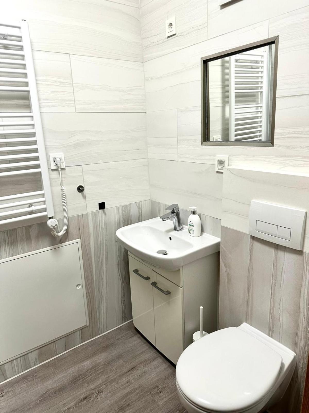 Palace Quarter 2 Peaceful Modern Central Top Floor Apartment بودابست المظهر الخارجي الصورة